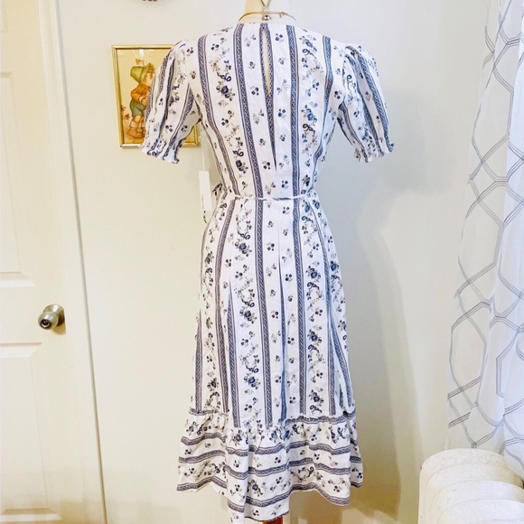SOLD NEW Reformation Summer Wrap Linen Midi Dress White Blue Floral M Medium NWT - Picture 4 of 11